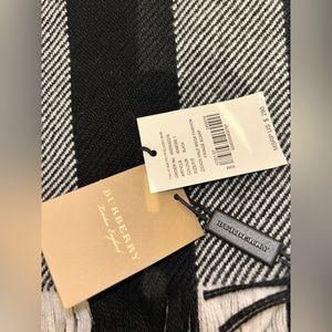 AUTHENTIC Burberry Fringe Scarf - UNISEX